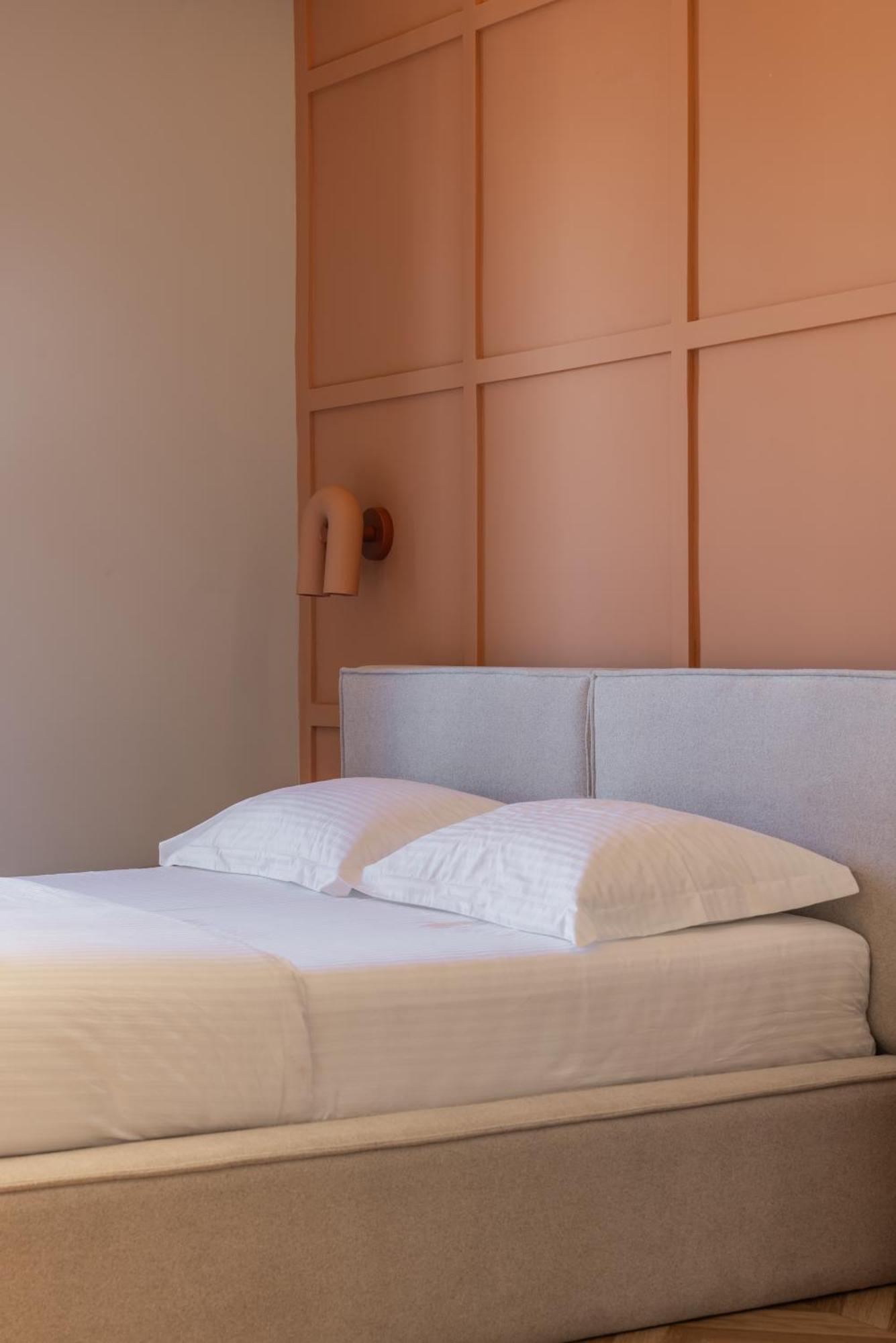 Square Inn Garden Aparthotel Тирана Экстерьер фото