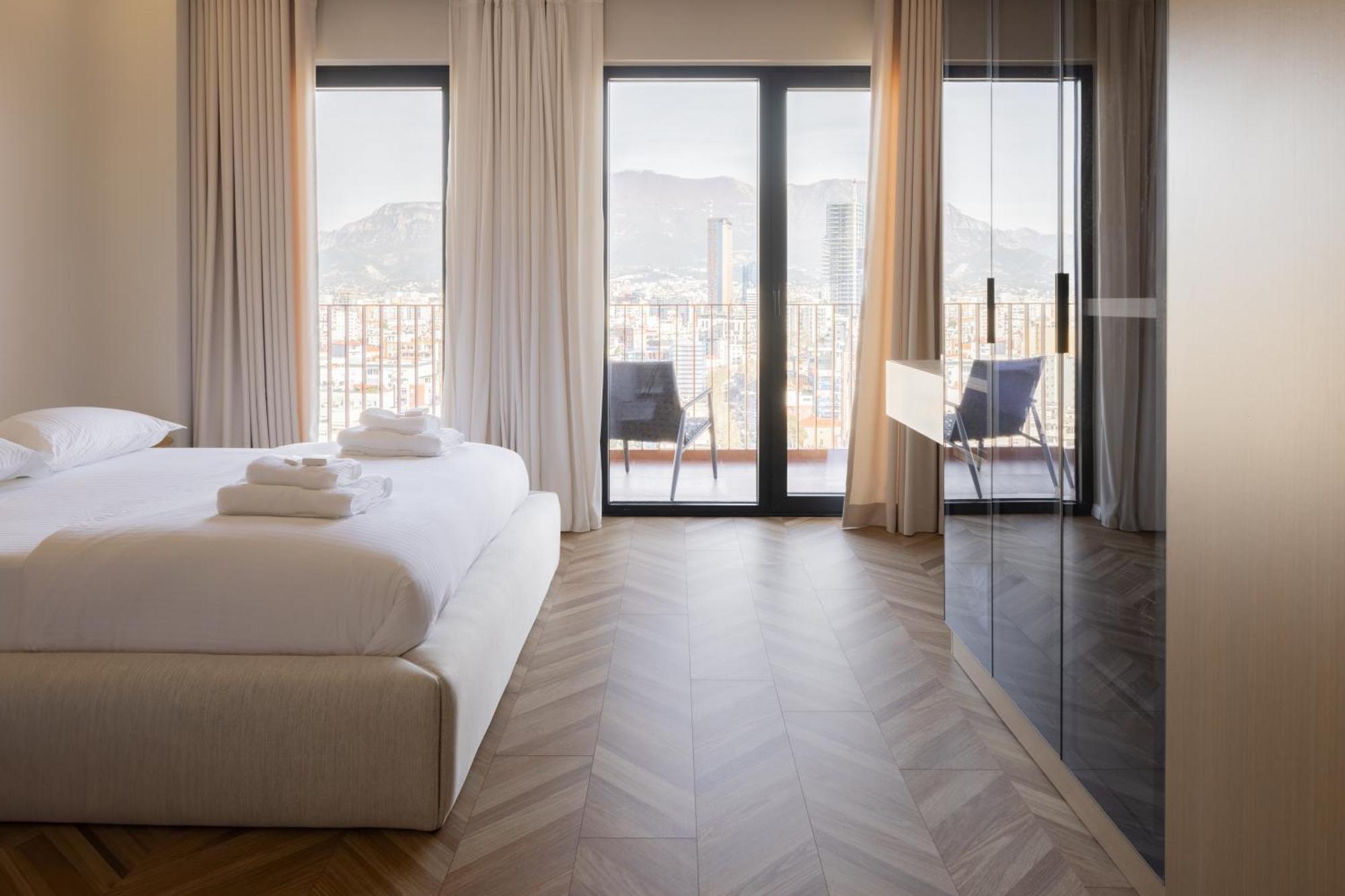 Square Inn Garden Aparthotel Тирана Экстерьер фото