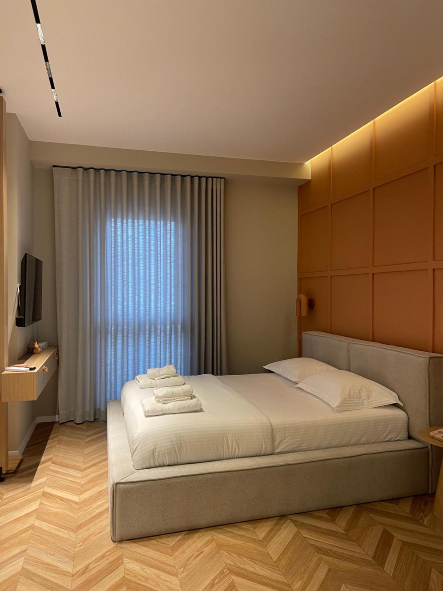 Square Inn Garden Aparthotel Тирана Экстерьер фото