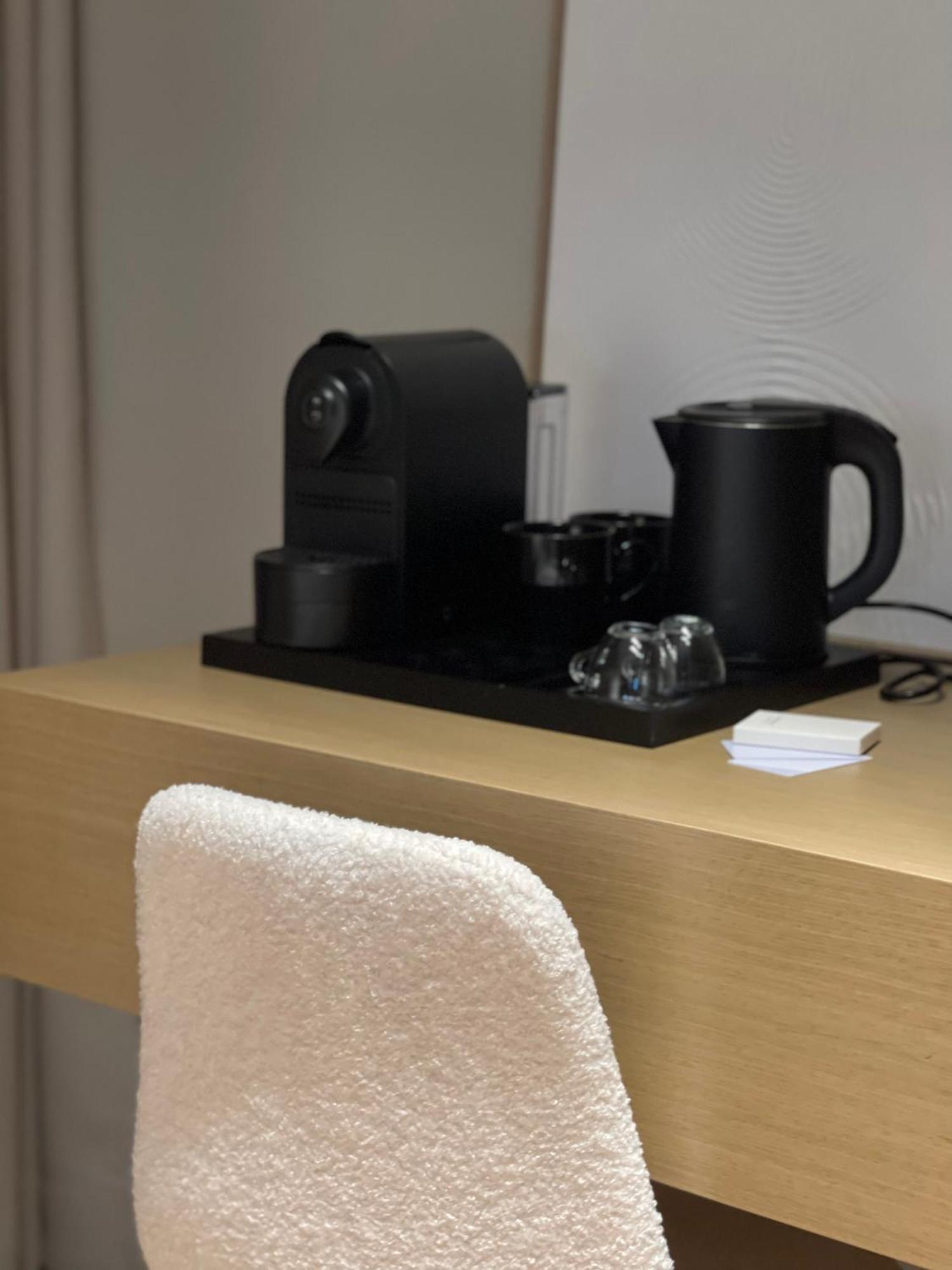 Square Inn Garden Aparthotel Тирана Экстерьер фото