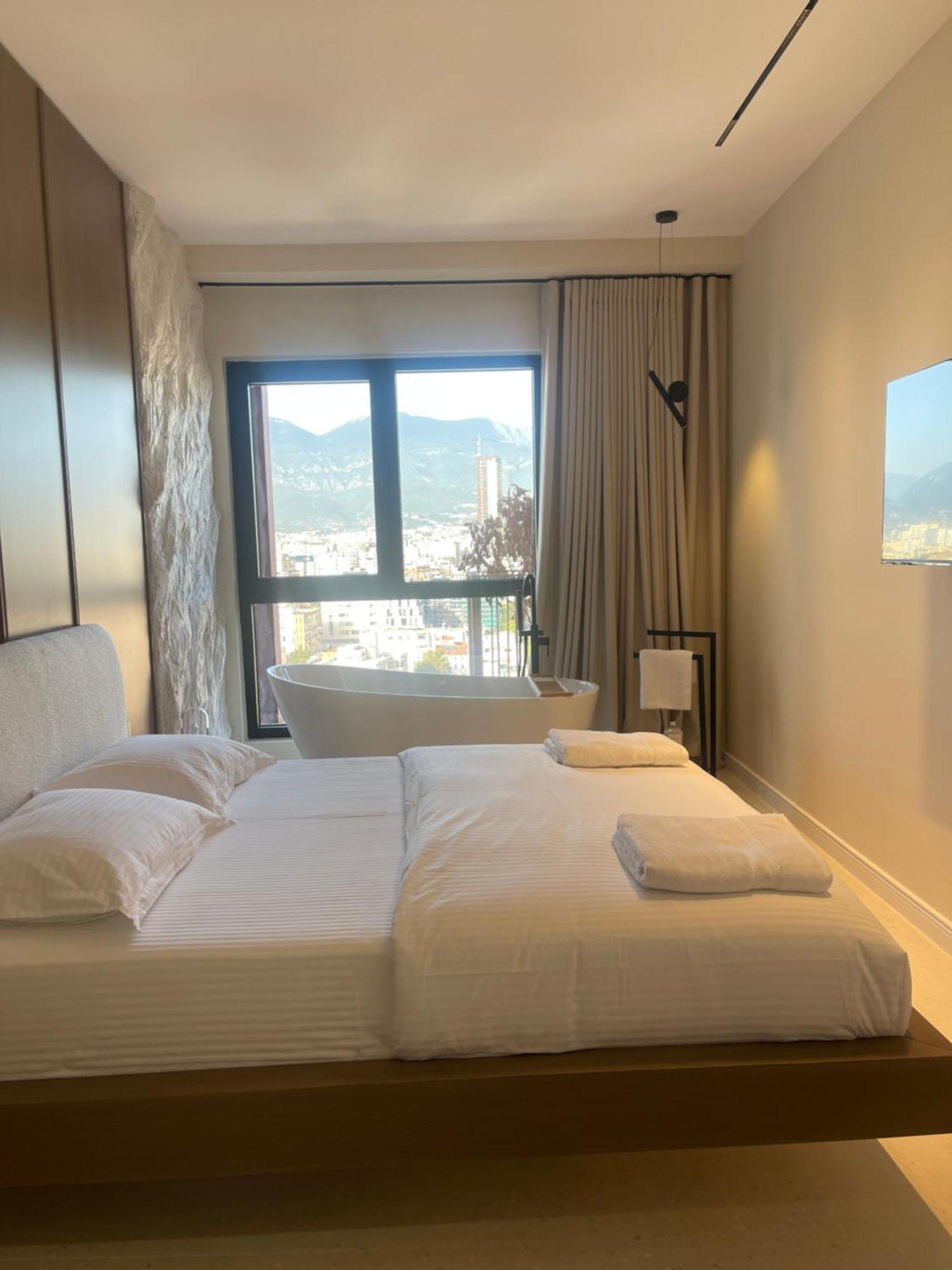 Square Inn Garden Aparthotel Тирана Экстерьер фото