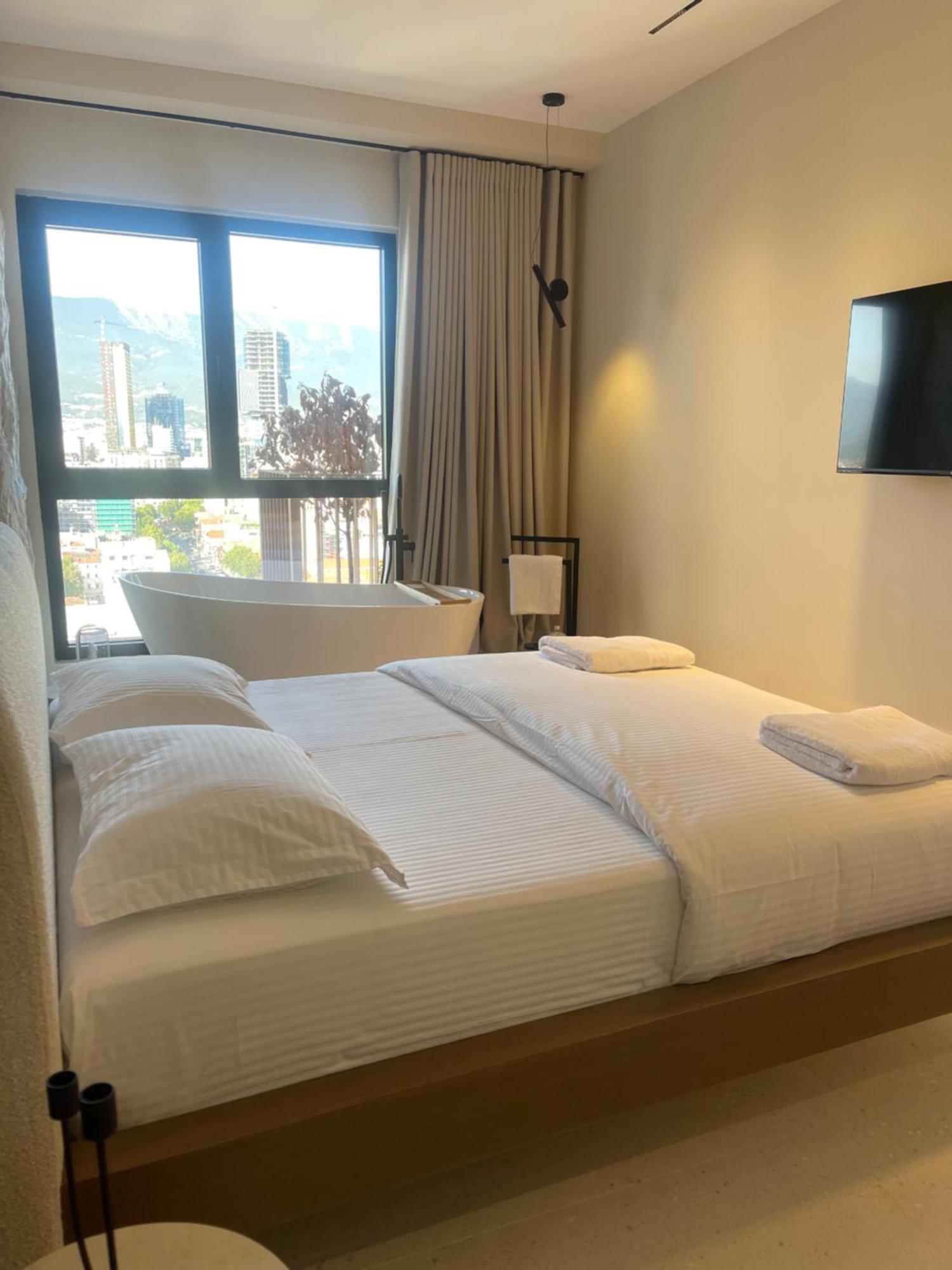 Square Inn Garden Aparthotel Тирана Экстерьер фото